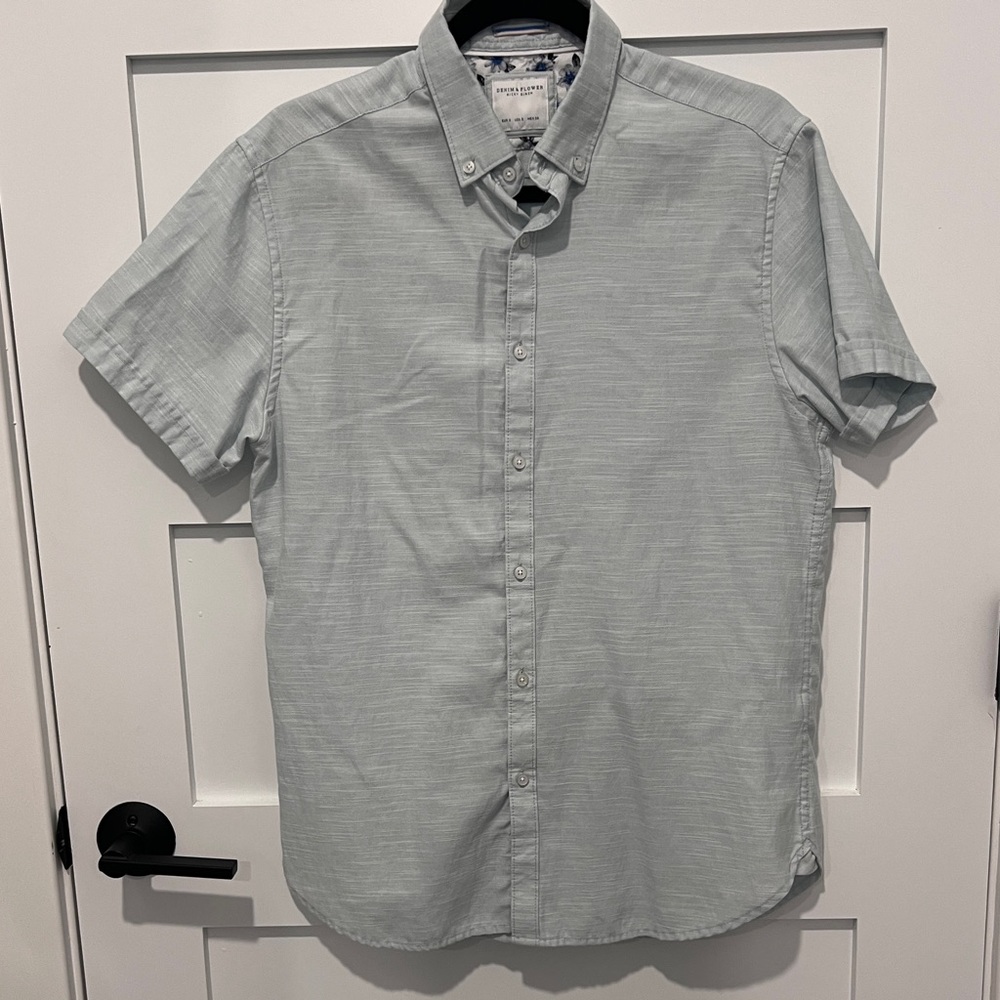 Denim & Flower Short Sleeve Button Down Shirt